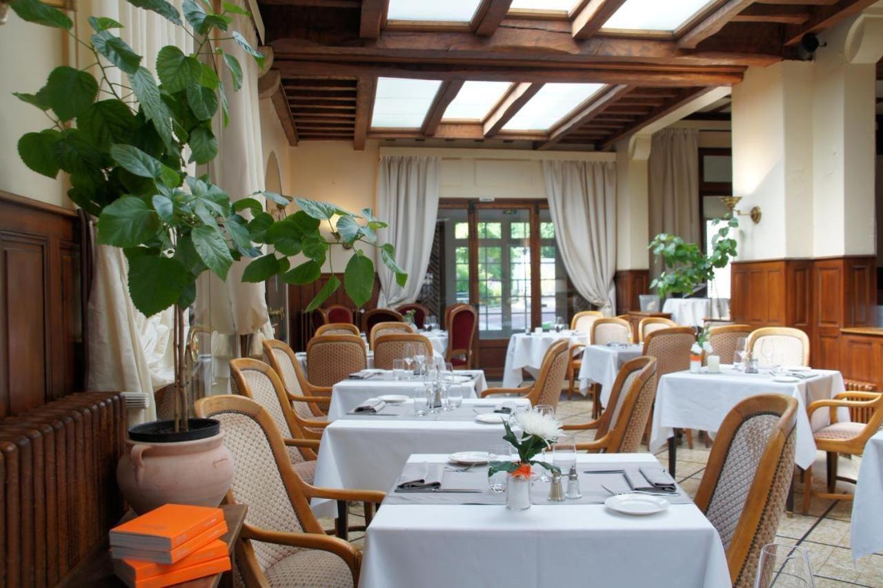 Relais Des Trois Chateaux Hotel-Restaurant - Teritoria Кур-Шеверни Экстерьер фото